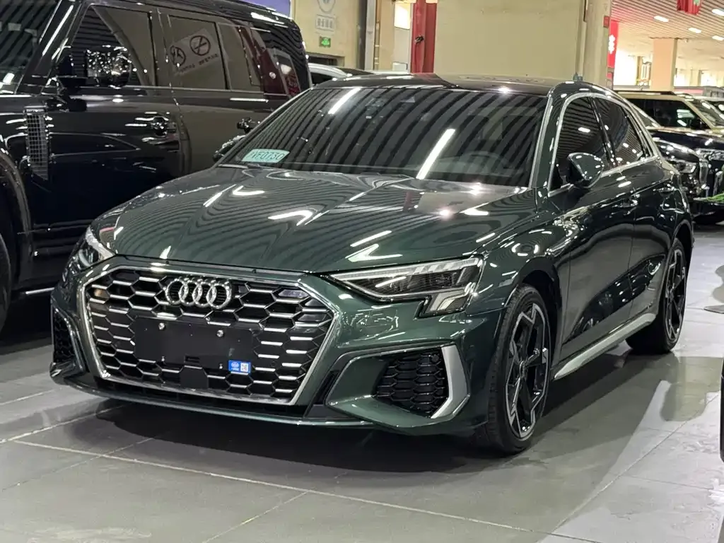 Audi A3 — фото 1