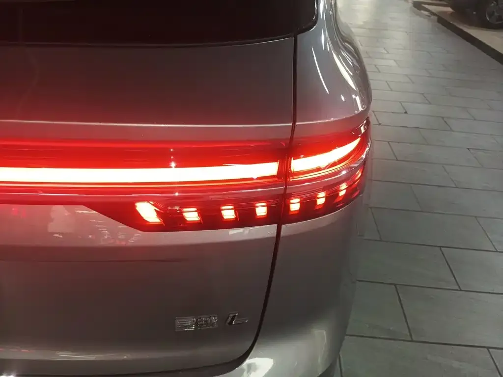 Geely Xingyue L — фото 7