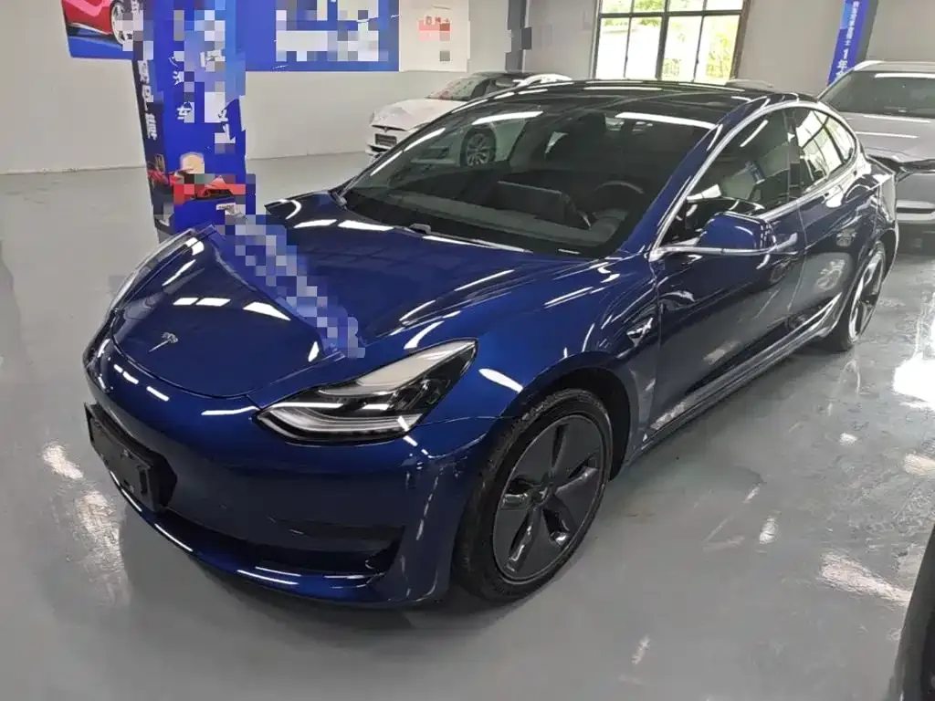 Tesla Model 3 — фото 3