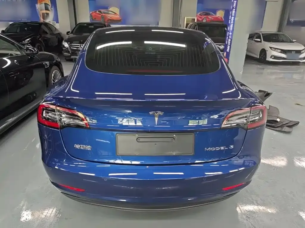 Tesla Model 3 — фото 5