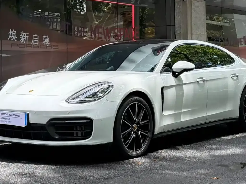 Porsche Panamera — фото 1