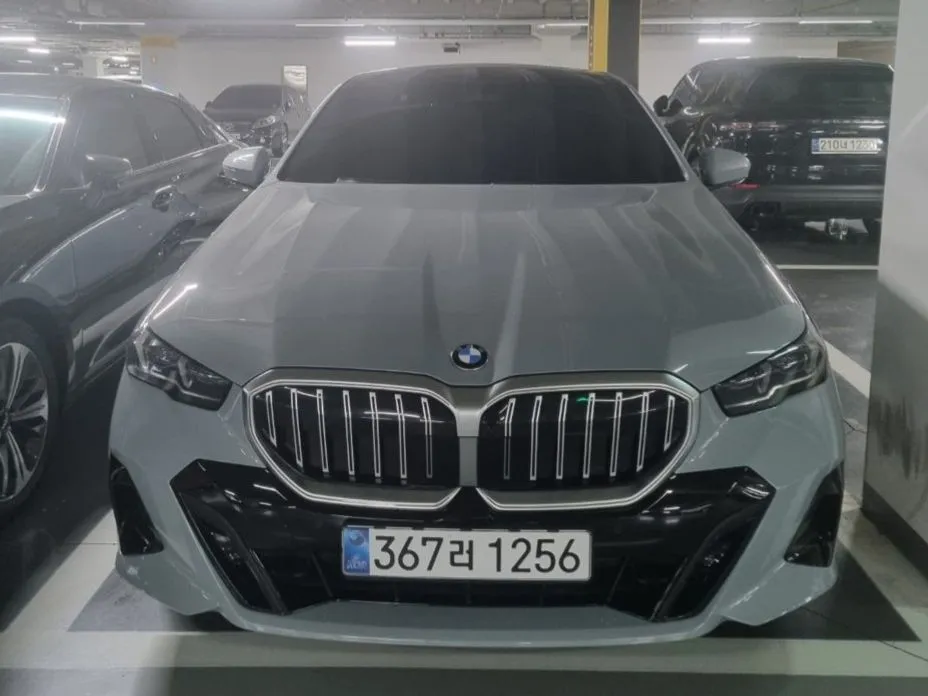 BMW 5-Series — фото 1
