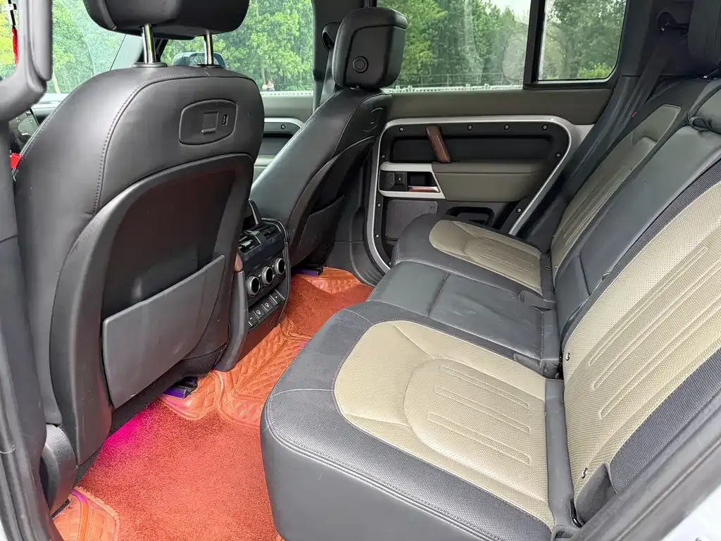 Land Rover Defender — фото 10
