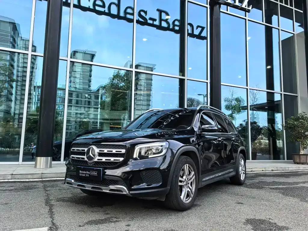 Mercedes-Benz GLB — фото 1