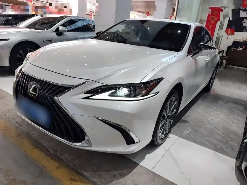 Lexus ES — фото 9