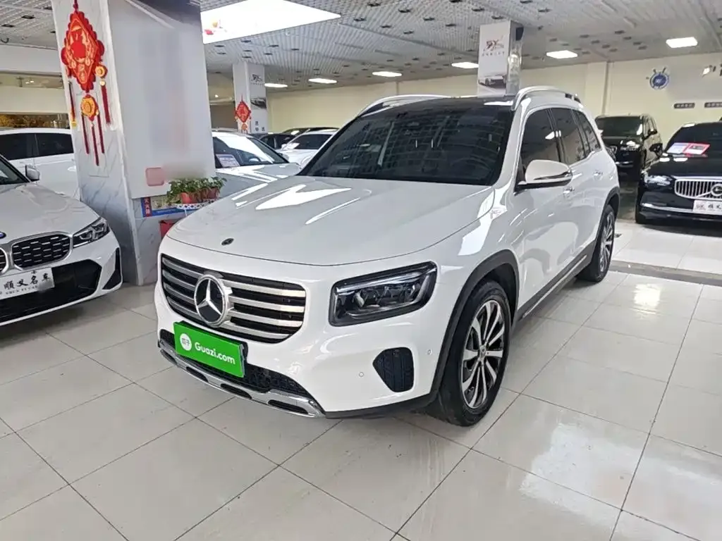 Mercedes-Benz GLB — фото 1