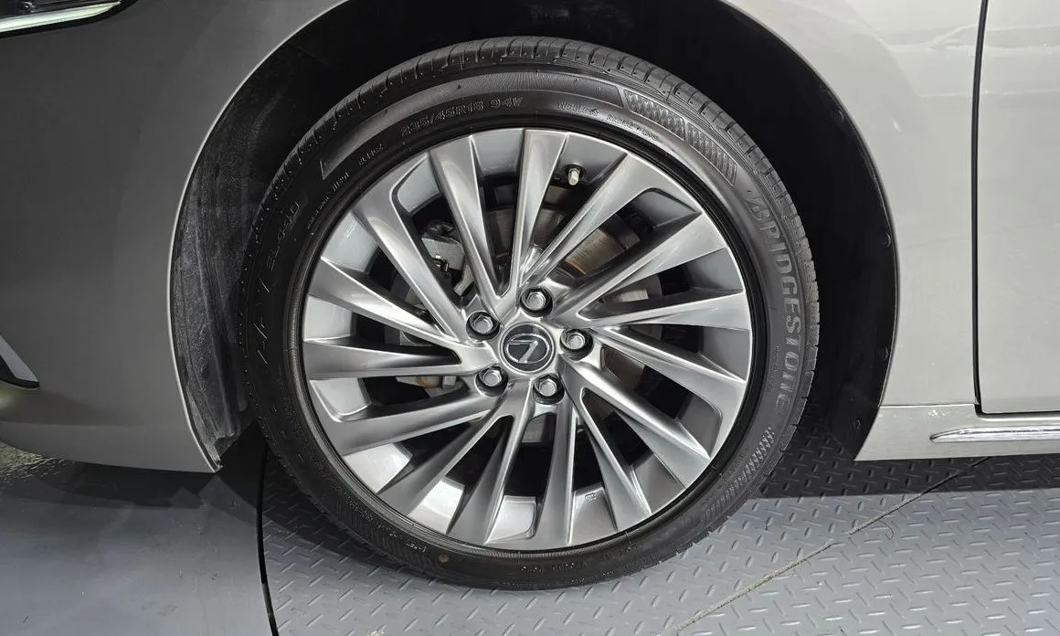Lexus ES 2026 из KR, фото 9