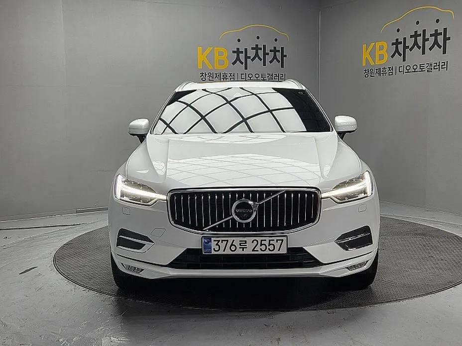 Volvo XC60 — фото 3