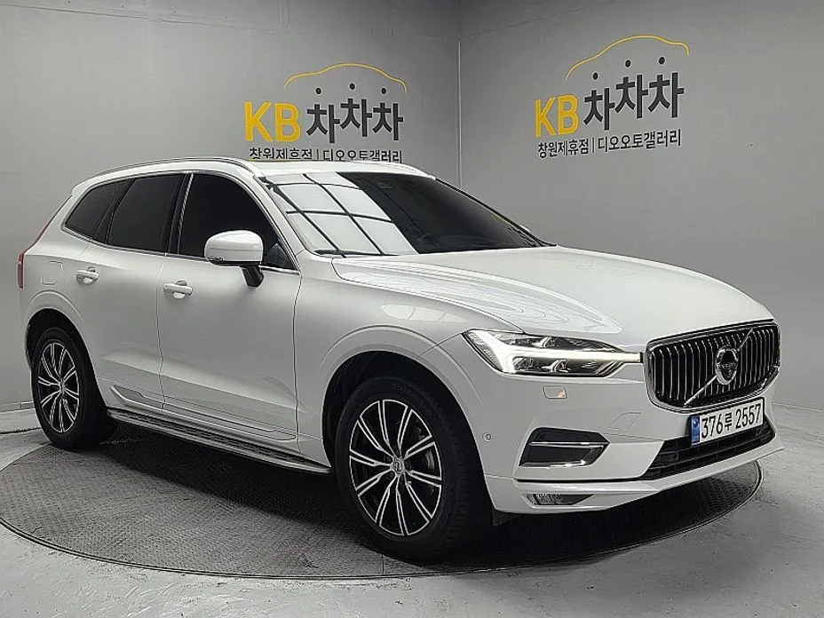 Volvo XC60 — фото 8