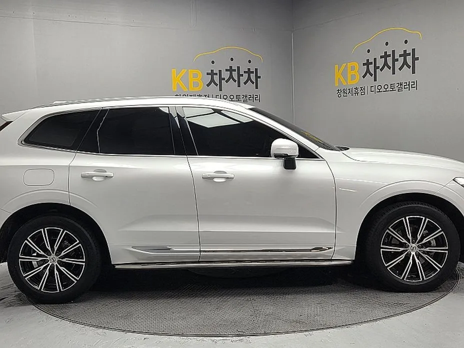 Volvo XC60 — фото 7