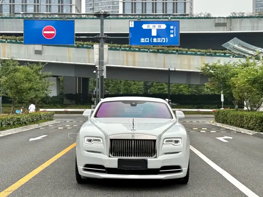 Rolls-Royce Wraith — фото 1