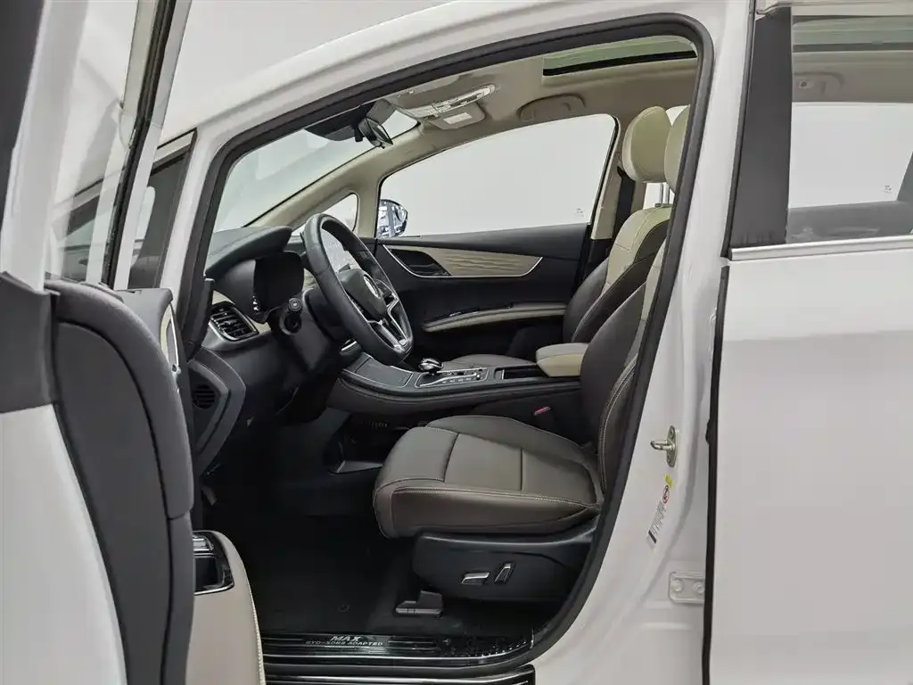 BYD MAX New Energy 2022 из CN, фото 5