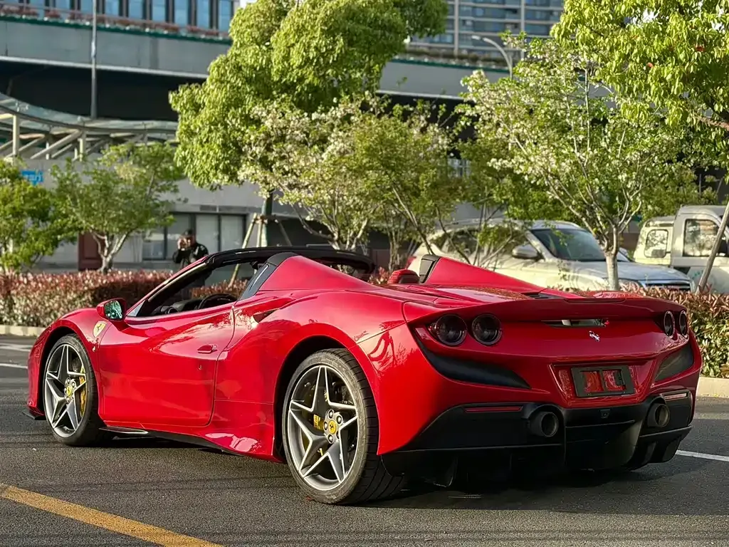 Ferrari F8 — фото 9