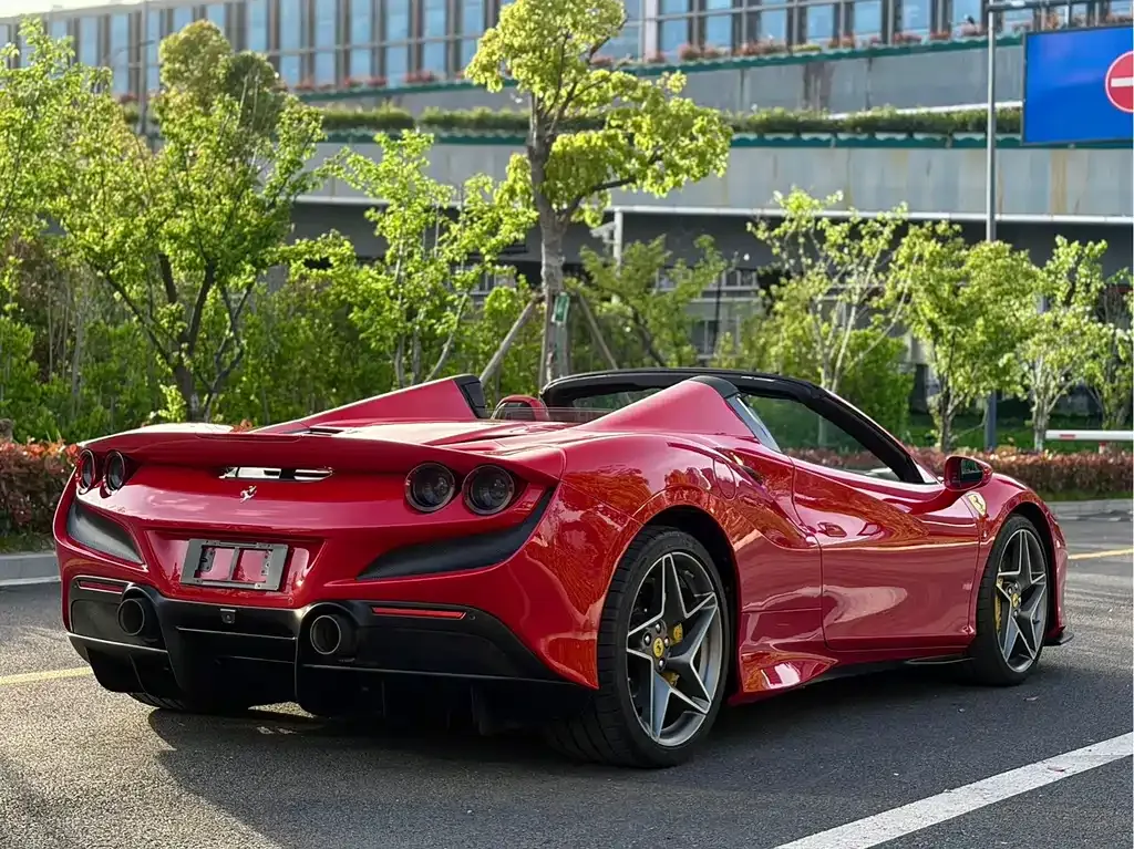 Ferrari F8 — фото 8