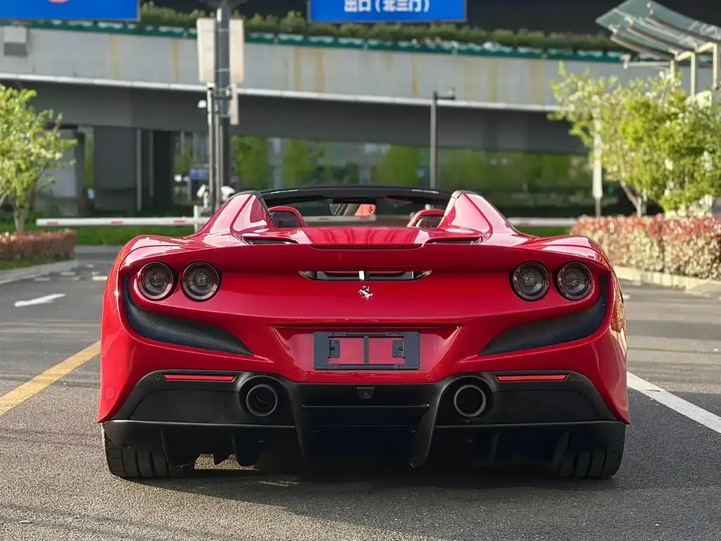 Ferrari F8 — фото 6