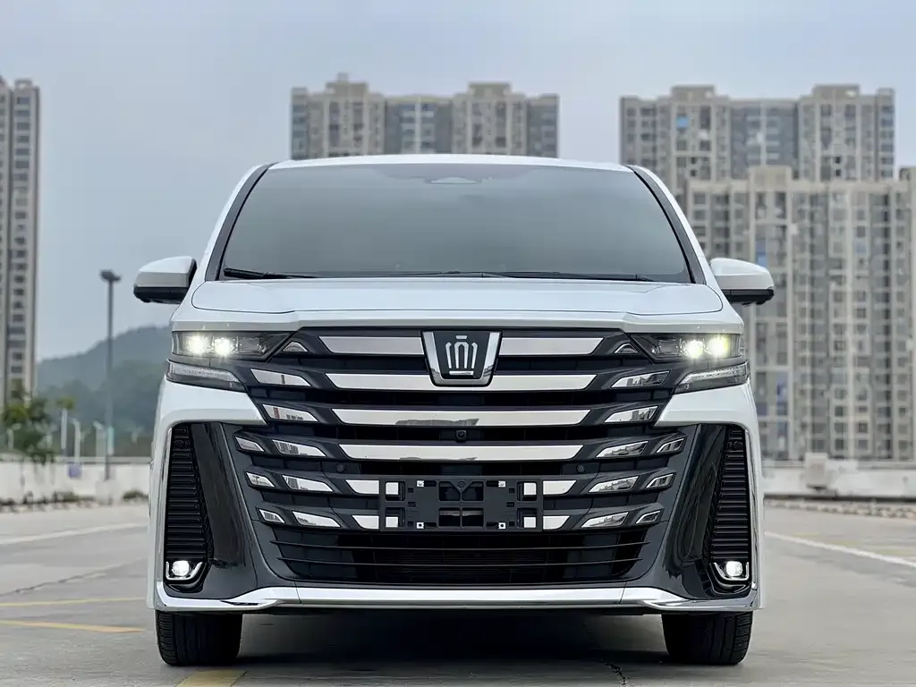 Toyota Vellfire — фото 3