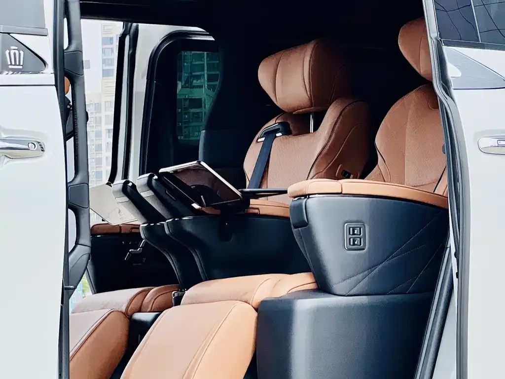 Toyota Vellfire — фото 5