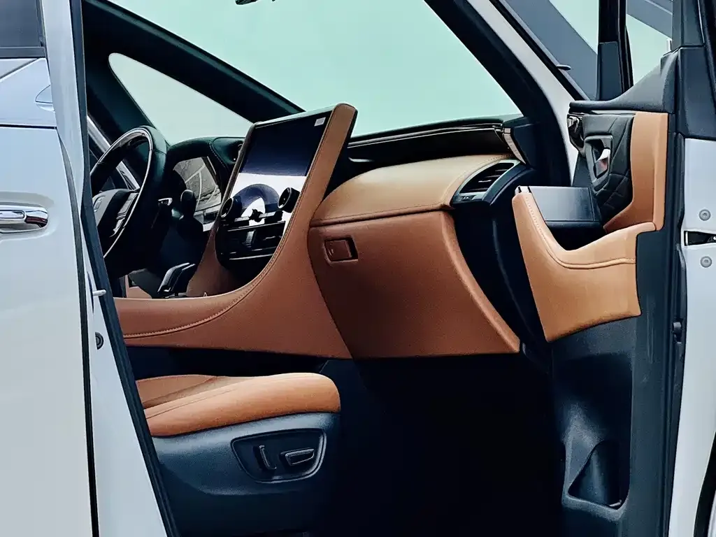 Toyota Vellfire — фото 4