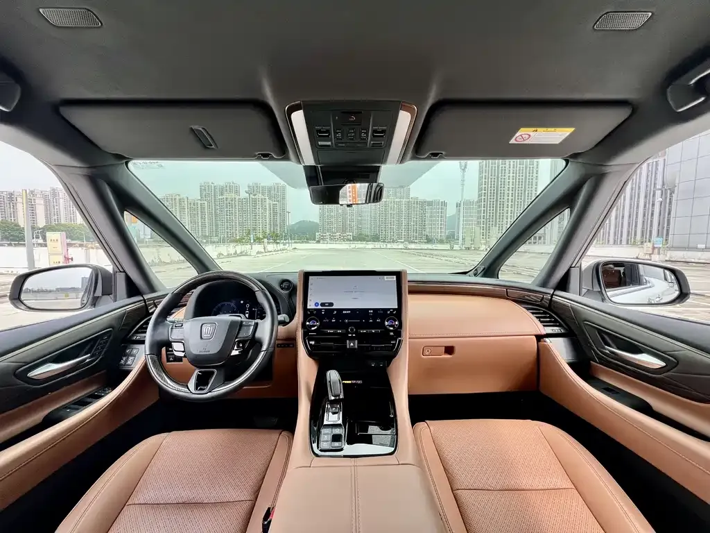 Toyota Vellfire — фото 10