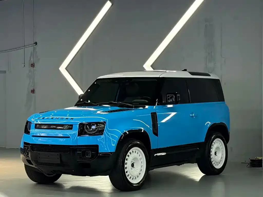 Land Rover Defender — фото 1