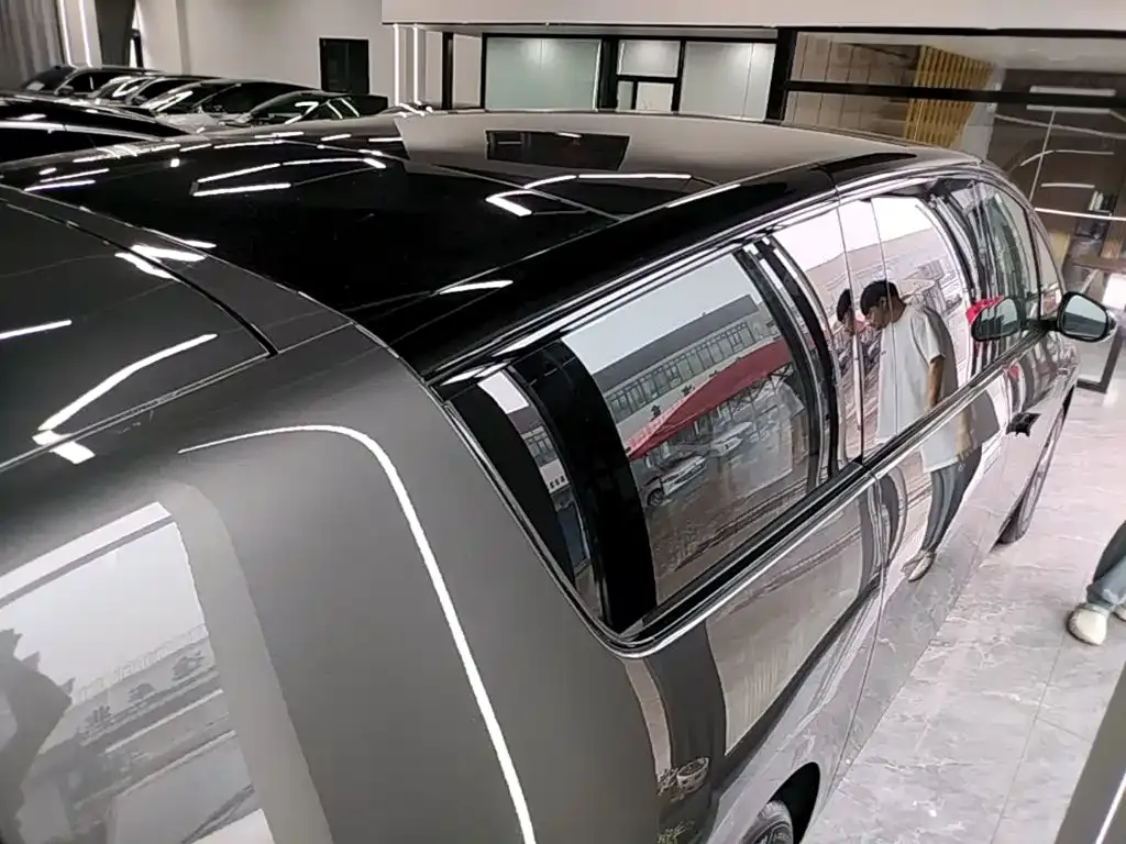 Li Auto MEGA — фото 8