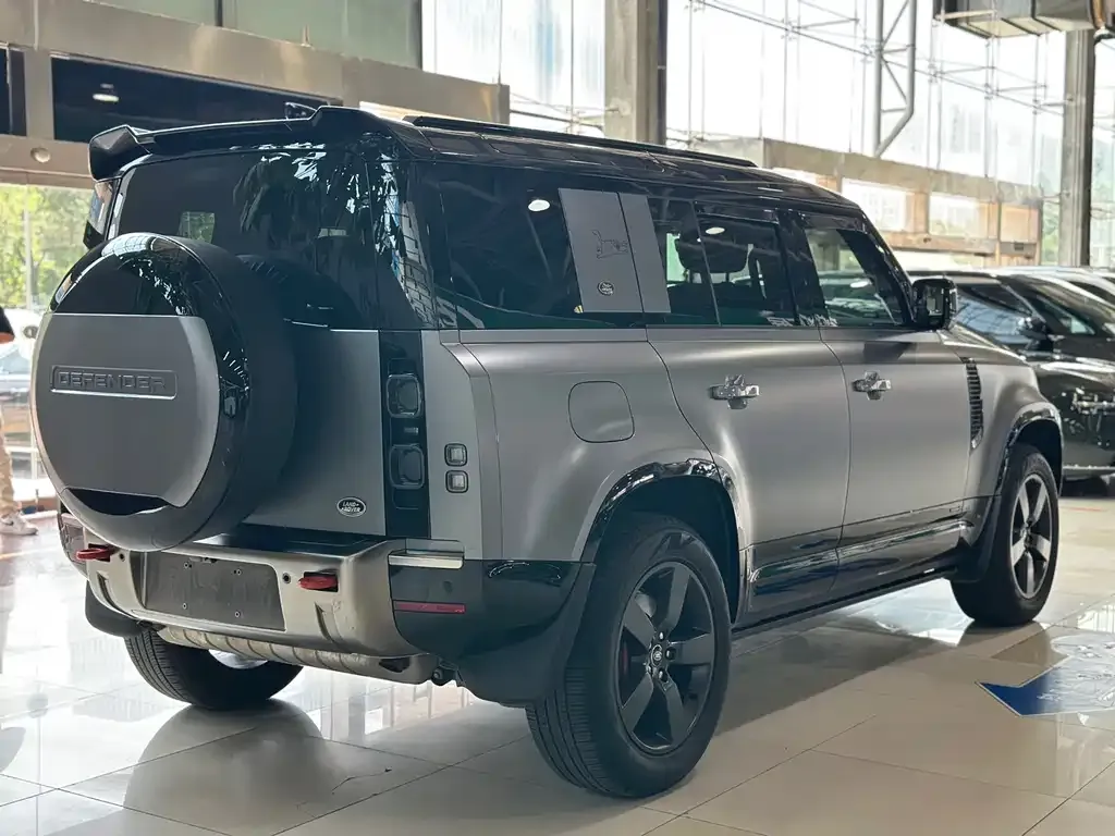 Land Rover Defender — фото 2