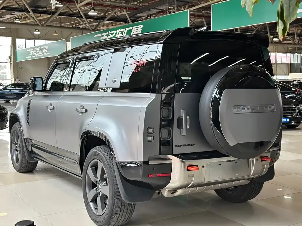 Land Rover Defender — фото 10