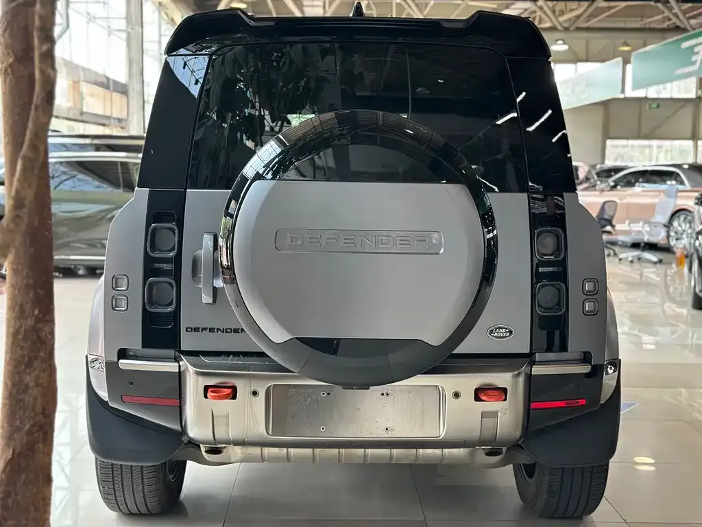 Land Rover Defender — фото 7
