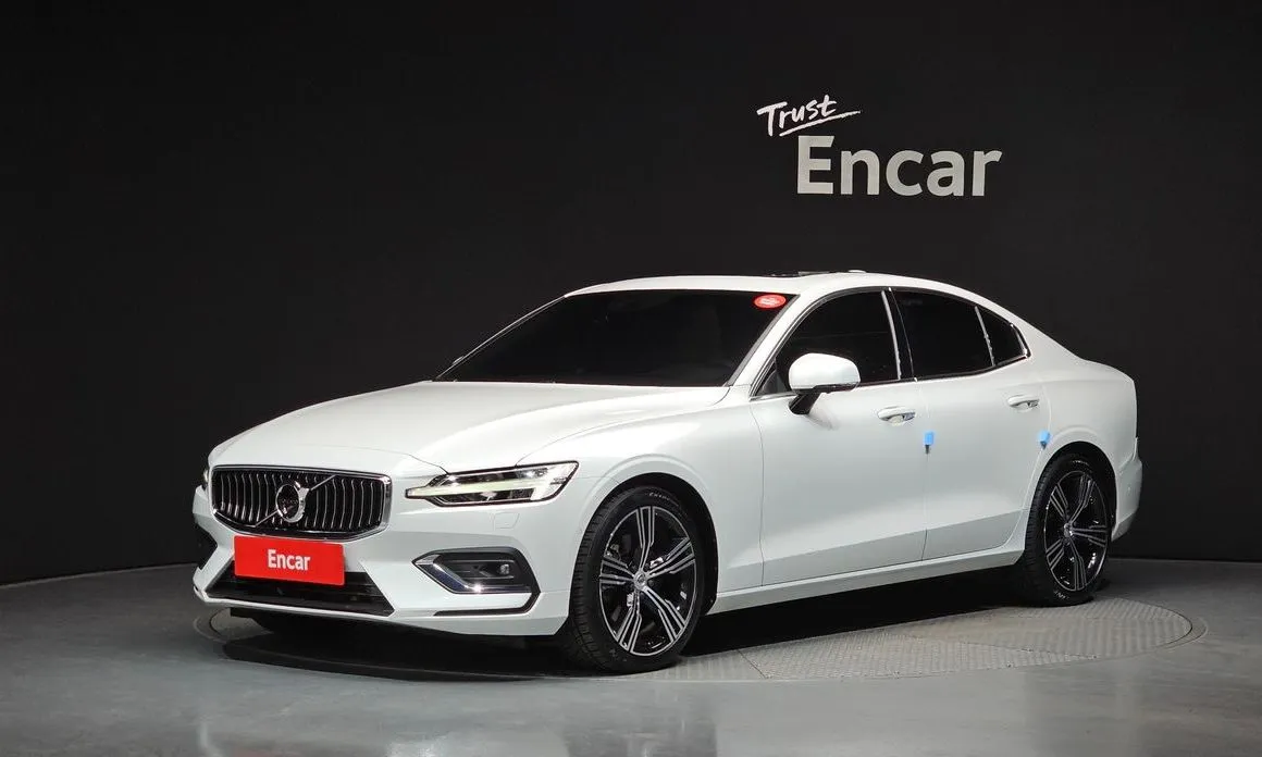 Volvo S60 — фото 1