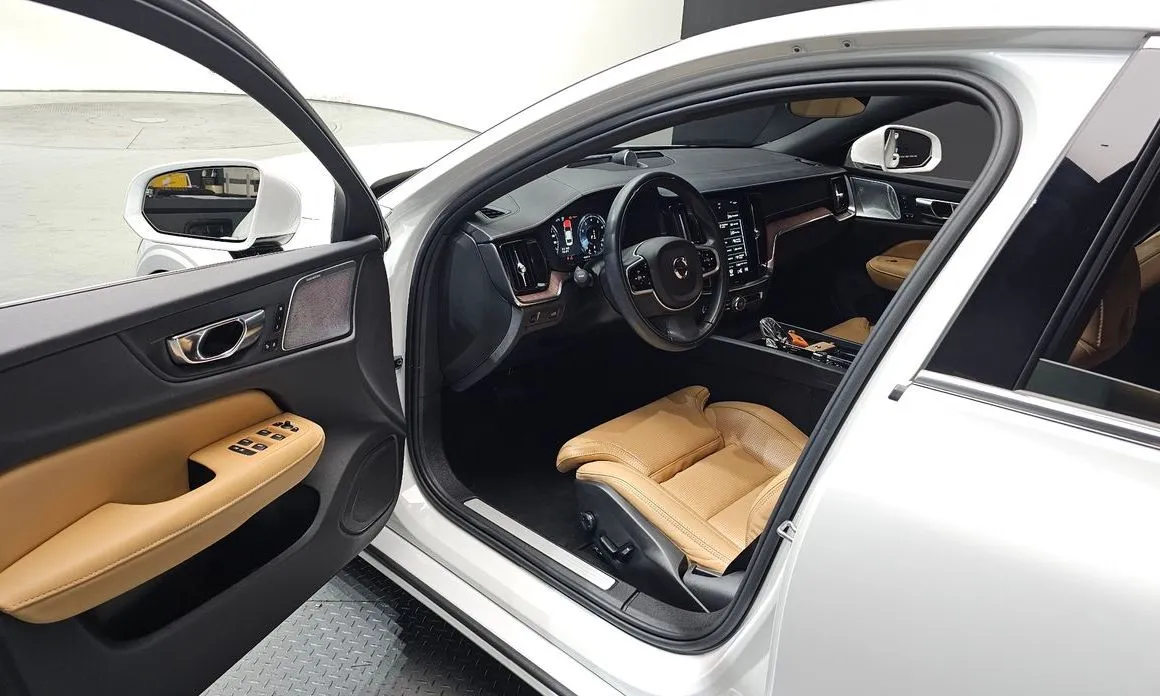 Volvo S60 — фото 10