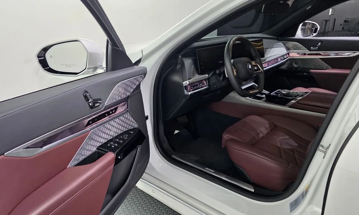 BMW 7-Series 2023 из KR, фото 9