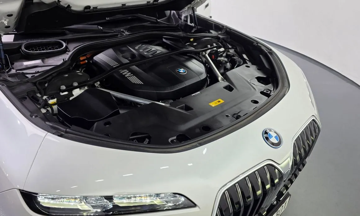 BMW 7-Series 2023 из KR, фото 2