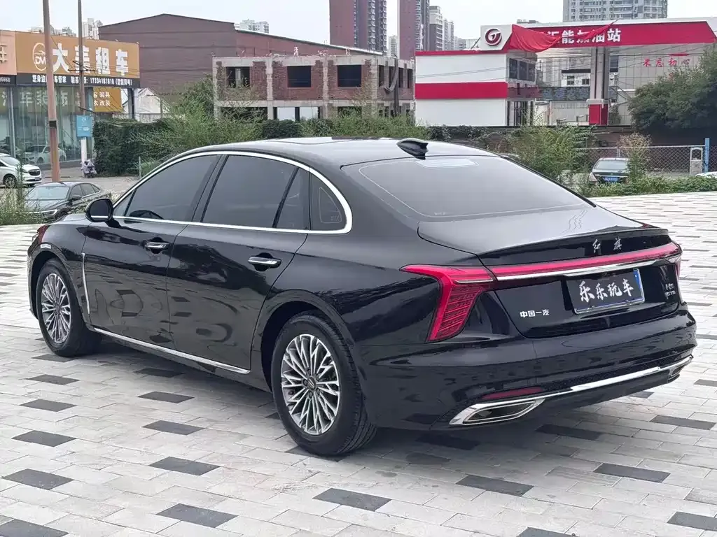 Hongqi H5 — фото 8
