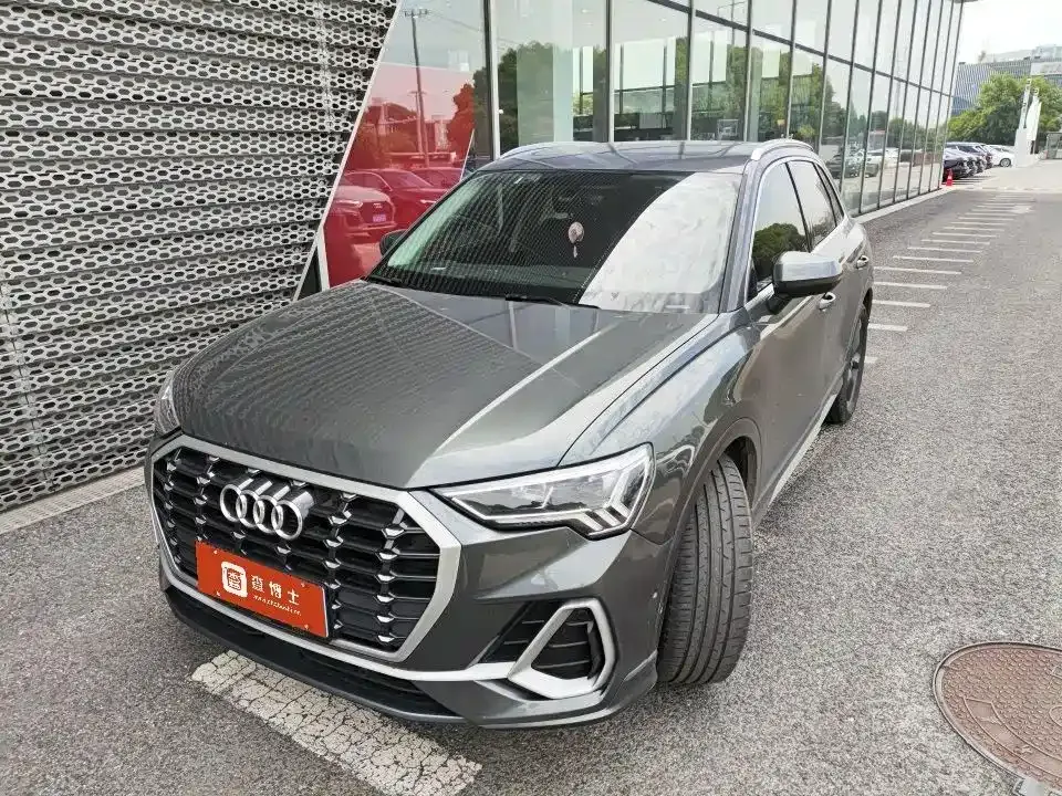 Audi Q3 — фото 1