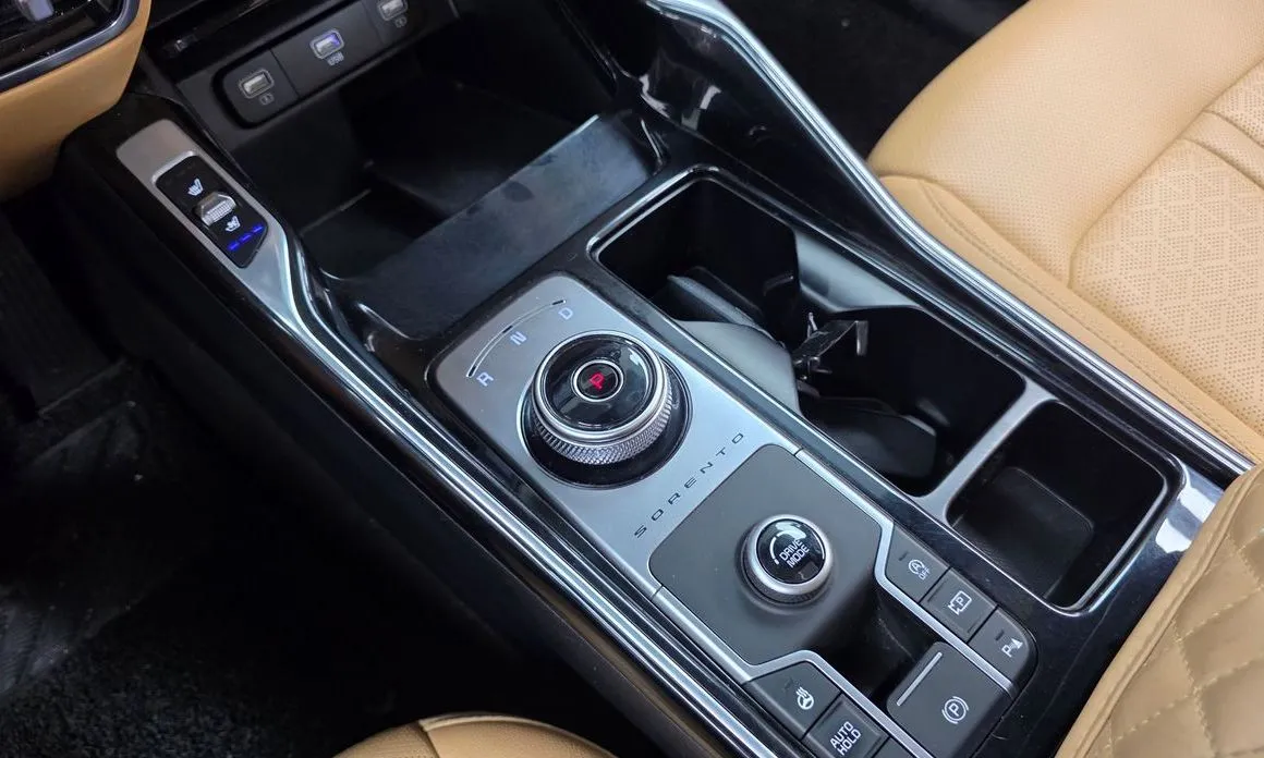 Kia Sorento — фото 9