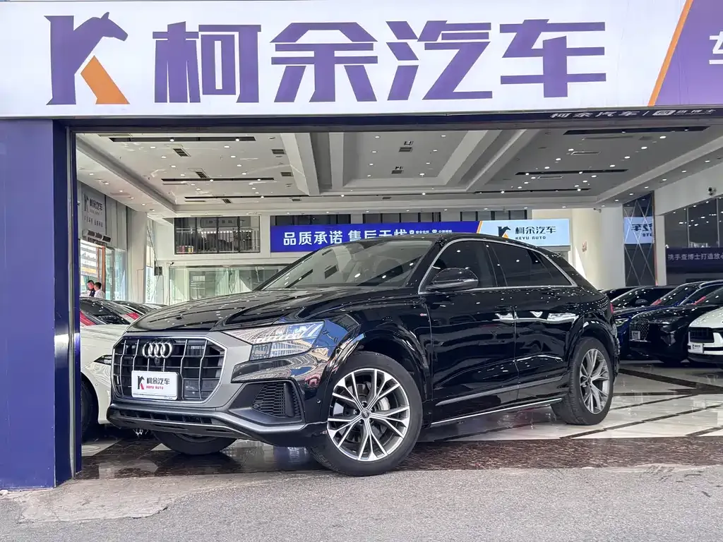 Audi Q8 — фото 1