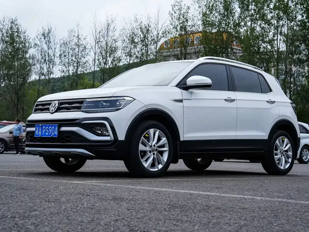 Volkswagen T-Cross — фото 1