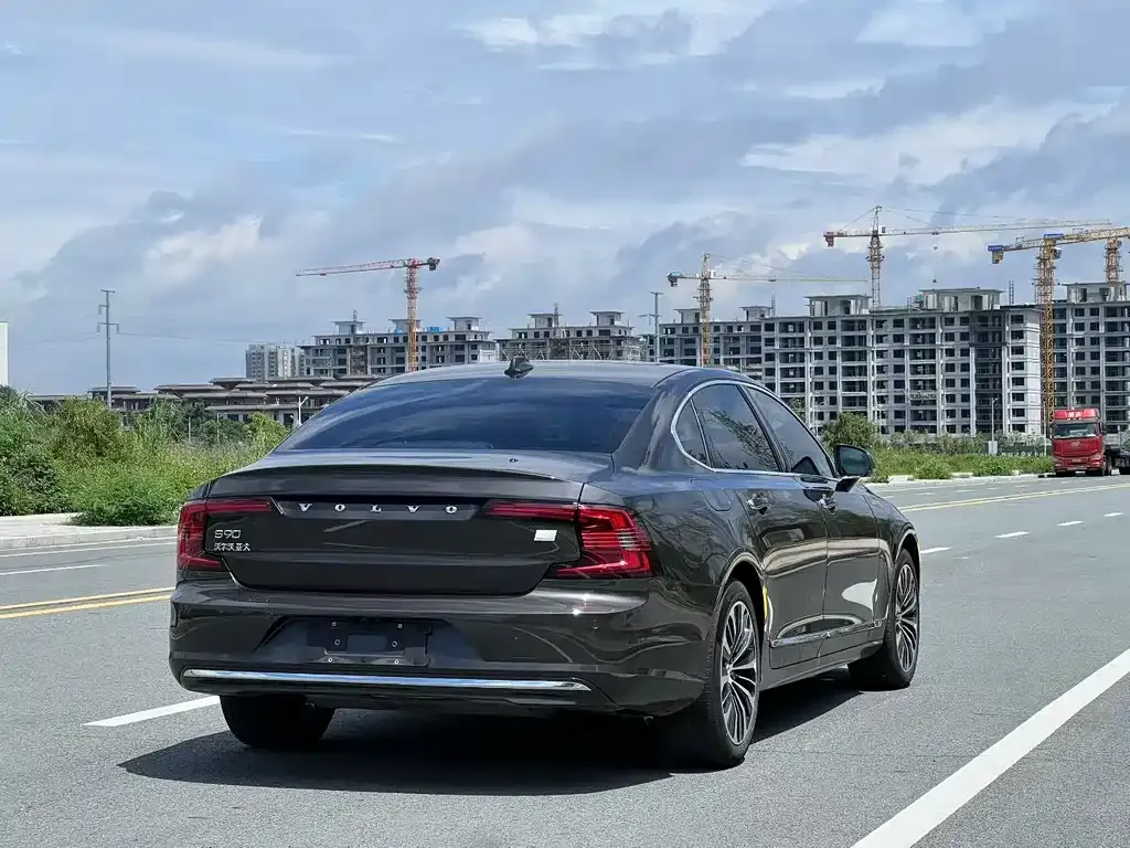Volvo S90 PHEV — фото 4