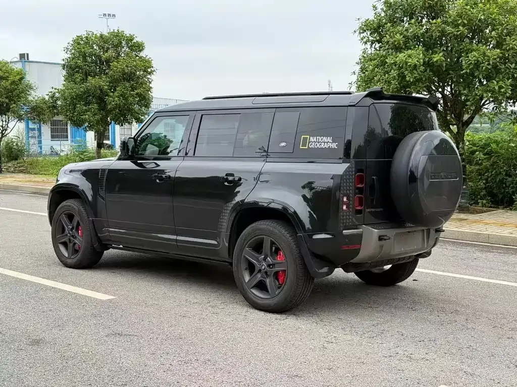 Land Rover Defender — фото 10