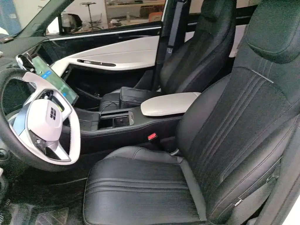 Geely Galaxy L7 — фото 10