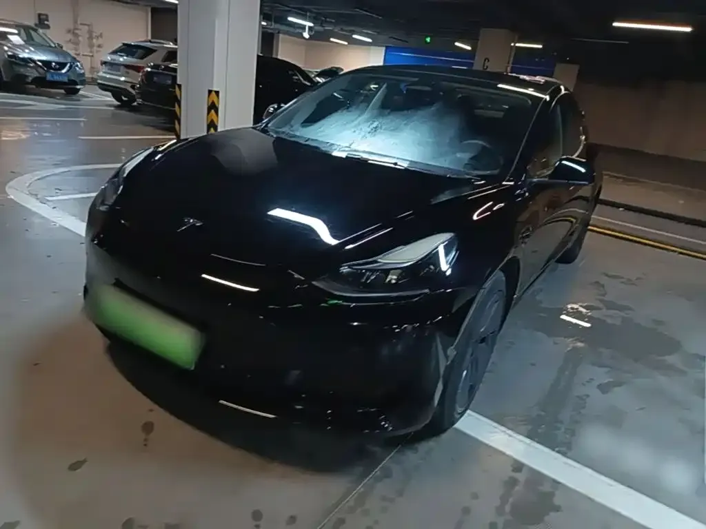 Tesla Model 3 — фото 1