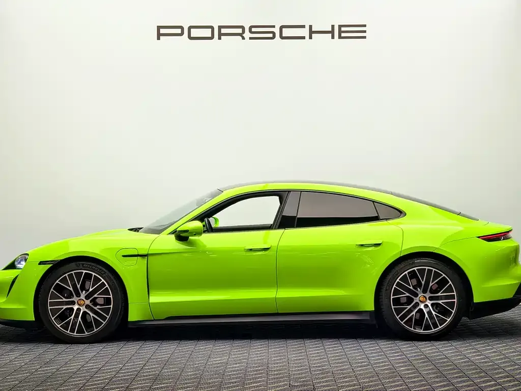 Porsche Taycan — фото 6