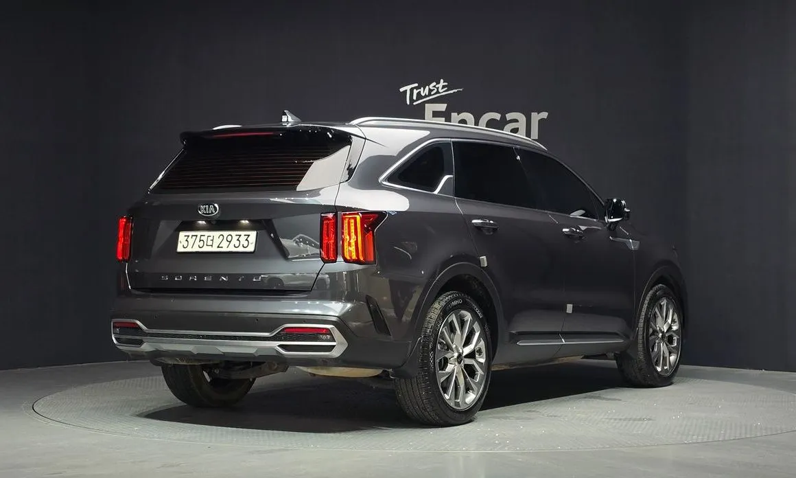 Kia Sorento — фото 10