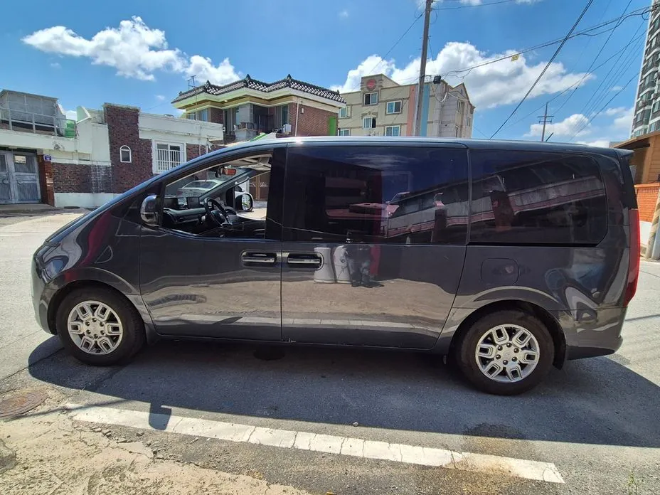 Hyundai Staria — фото 1