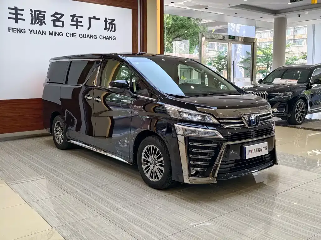 Toyota Vellfire — фото 10