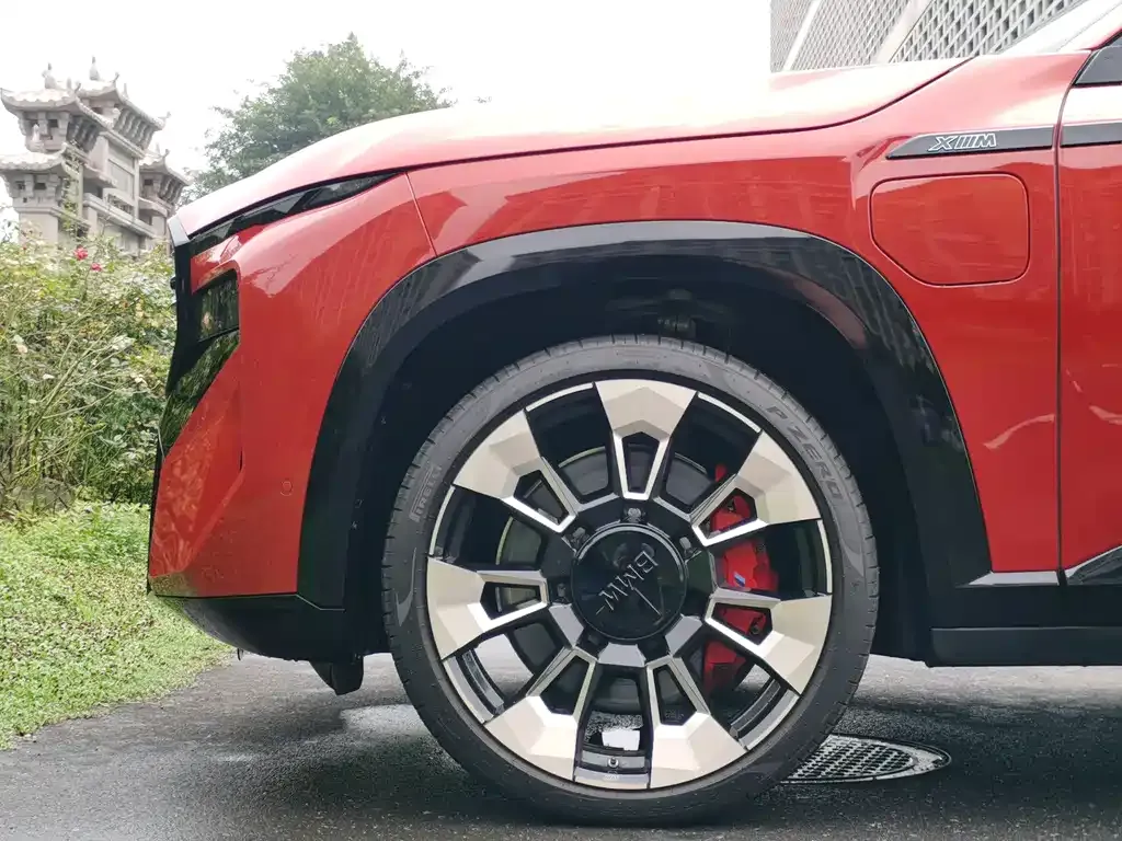 BMW XM — фото 3