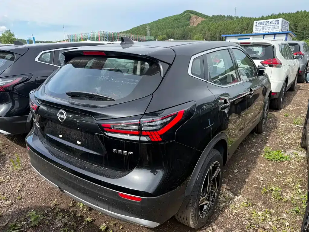 Nissan Qashqai — фото 9
