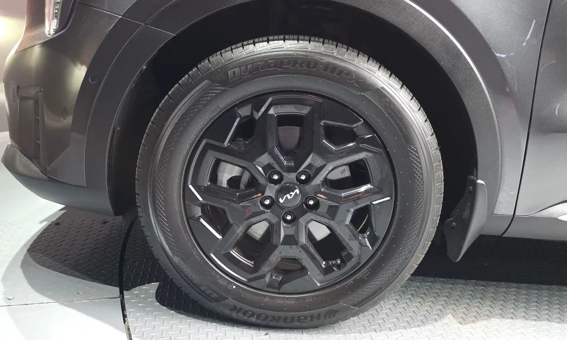 Kia Sorento — фото 10