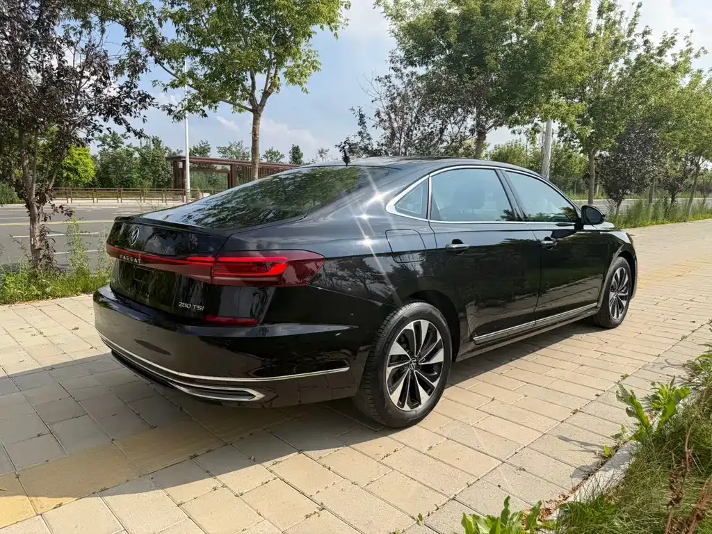 Volkswagen Passat — фото 10
