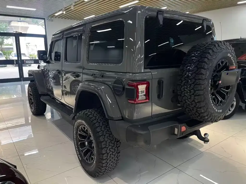 Jeep Wrangler — фото 5